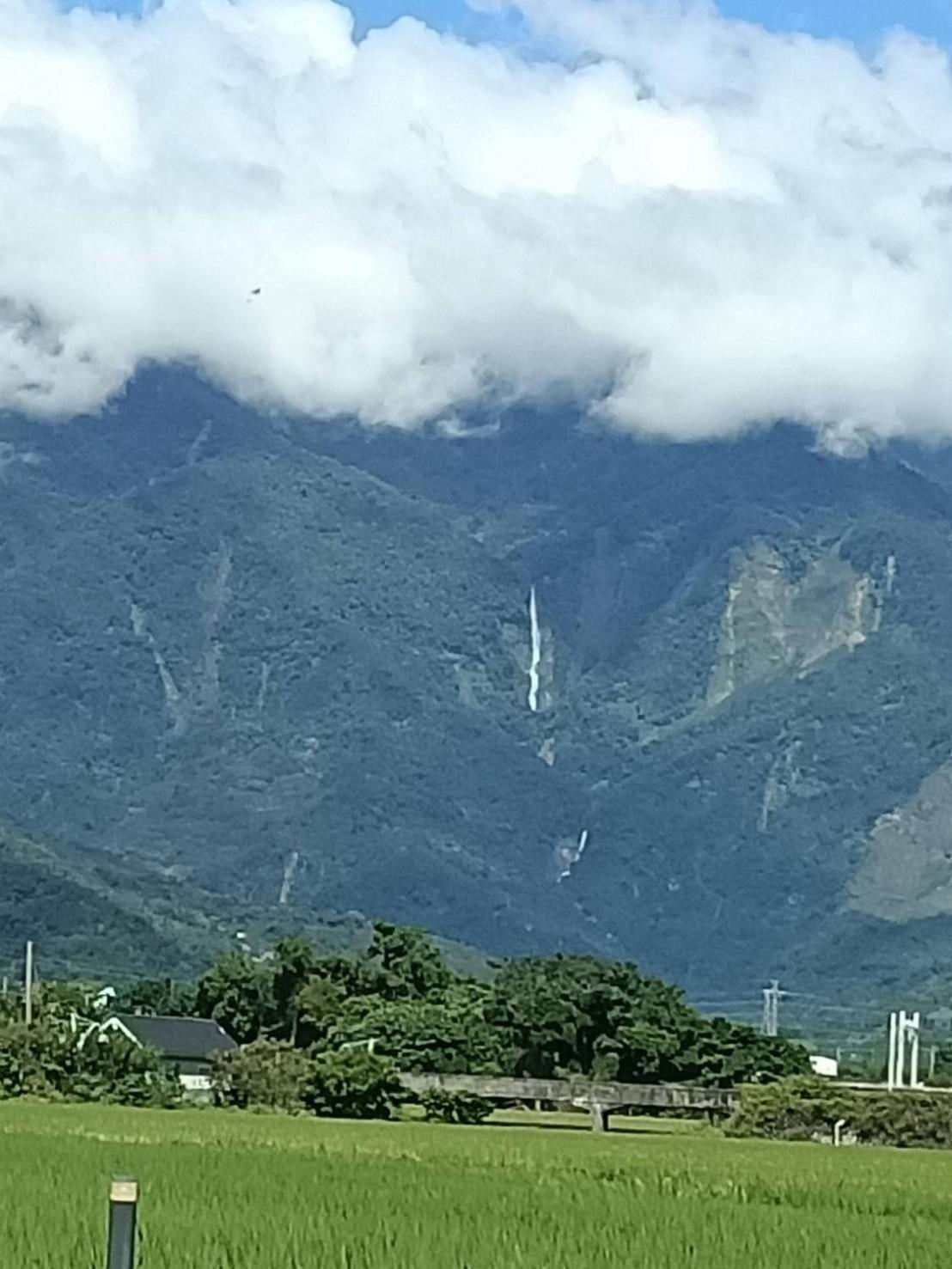 Отель 十畝田山莊會館 Чишан Экстерьер фото
